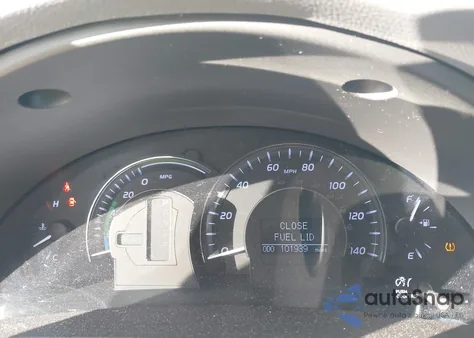 2011 Toyota Camry Hybrid z USA, uszkodzony, nr VIN 4T1BB3EK3BU126441